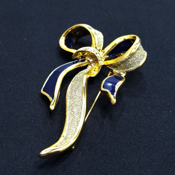 Blue Enamel Gold Plated Bow Brooch, Faux Diamond Dust Finish, 1960s Vintage - Picture 4 of 8